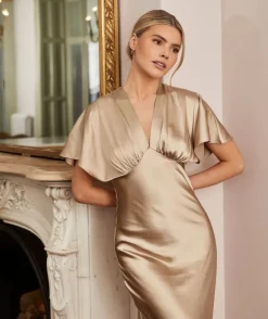 Best Six Stories Plunge Batwing Satin Bridesmaid Dress - Champagne