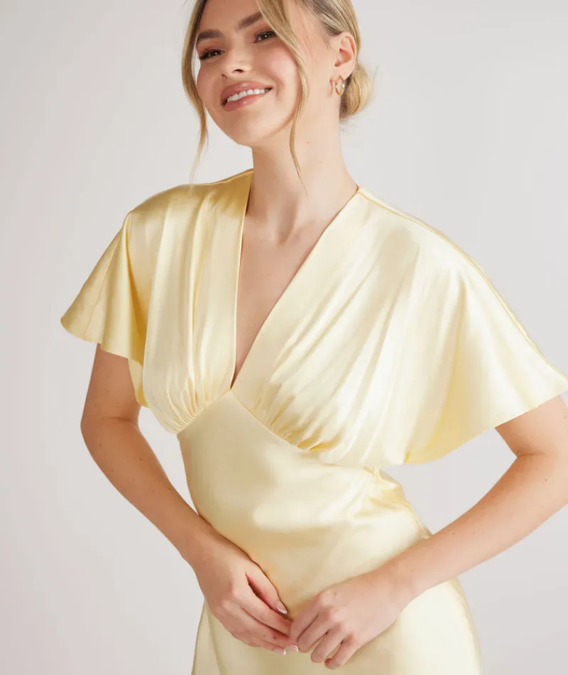Discount Six Stories Plunge Batwing Satin Bridesmaid Dress - Butter Lemon