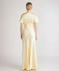 Discount Six Stories Plunge Batwing Satin Bridesmaid Dress - Butter Lemon
