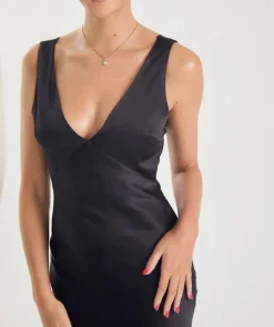 Discount Six Stories Twist Back Satin Bridesmaid Dress - Black